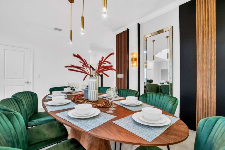 Luxury 5 Bed 5 Bath Home With Private Pool