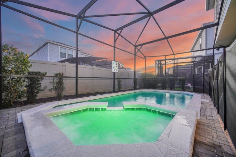 Luxurious Retreat near Disney: Pool & Game Room