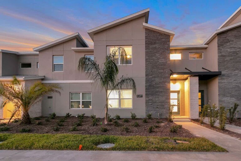 Disney Home at Storey Lake Resort 4Bed/3BA & Pool